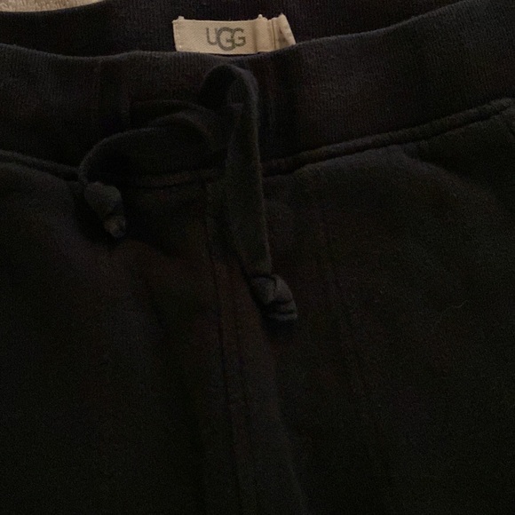 UGG black wide legged sweatpants with drawstring from Neiman’s. Unisex - Picture 7 of 15